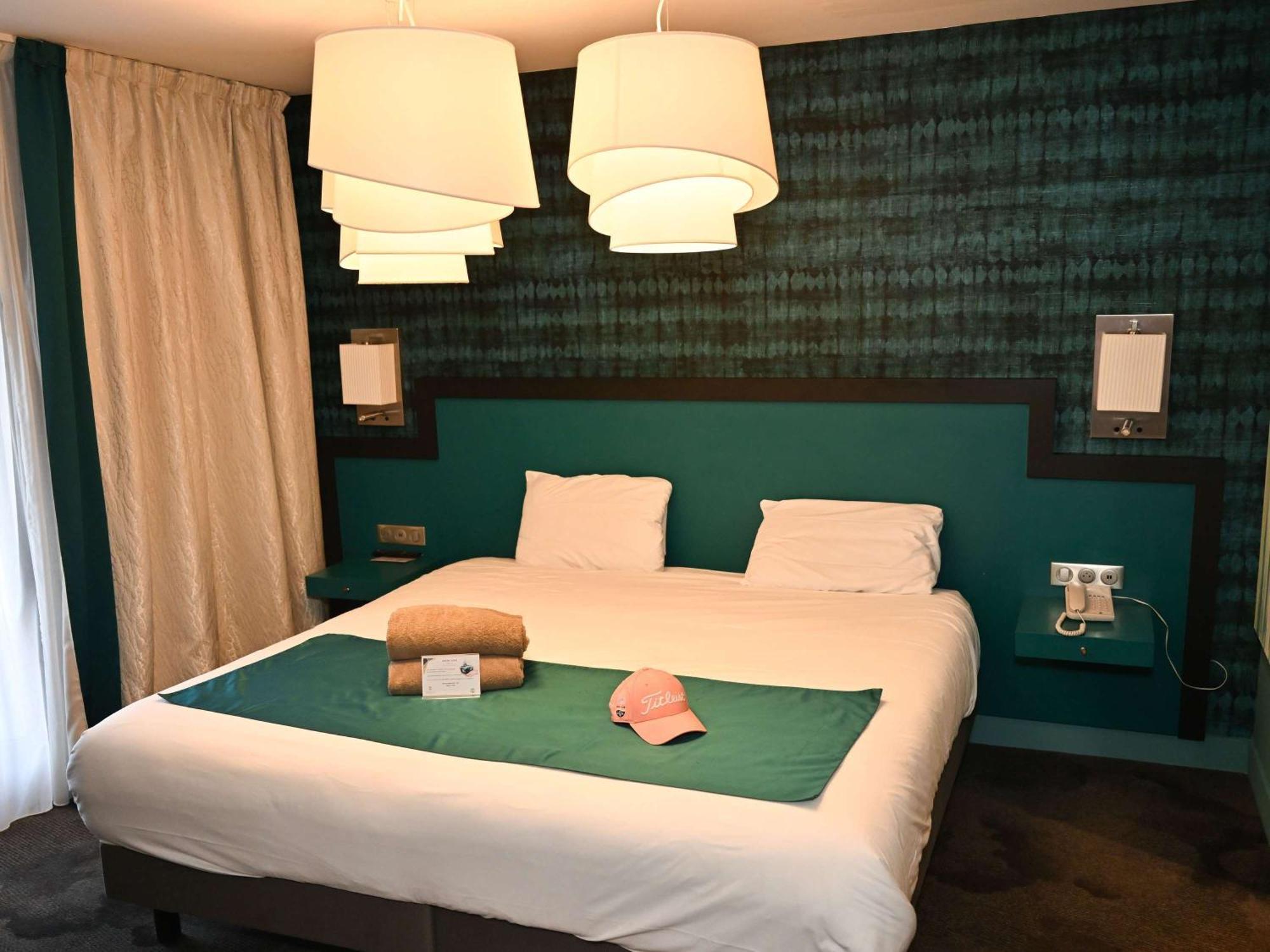Mercure Brignoles Golf De Barbaroux & Spa Экстерьер фото