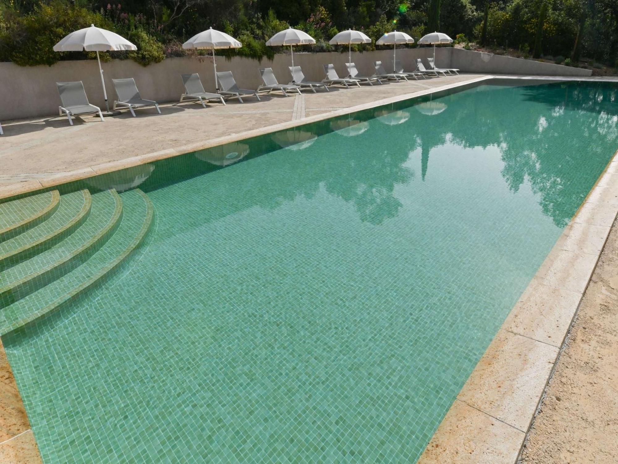 Mercure Brignoles Golf De Barbaroux & Spa Экстерьер фото